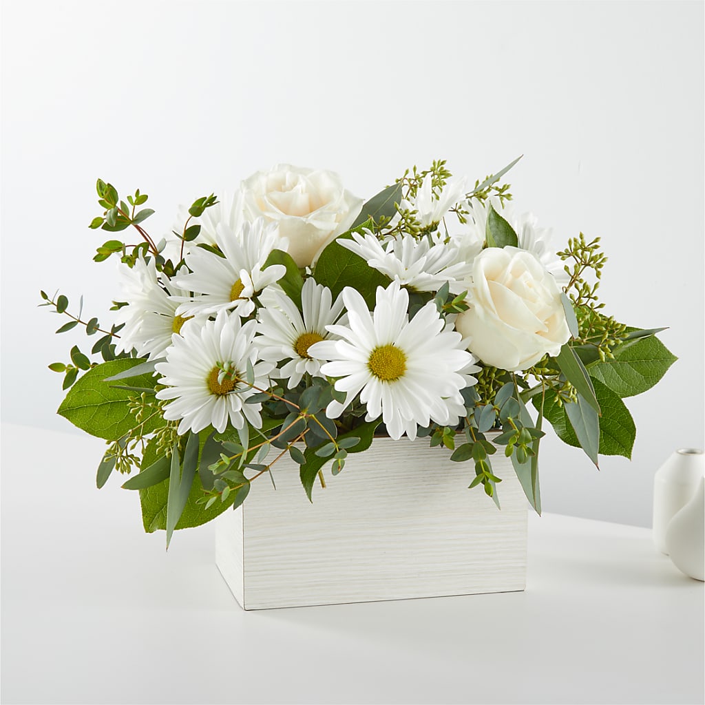 Fresh Linen Box Bouquet – Dalias Flowers, Cornelius NC