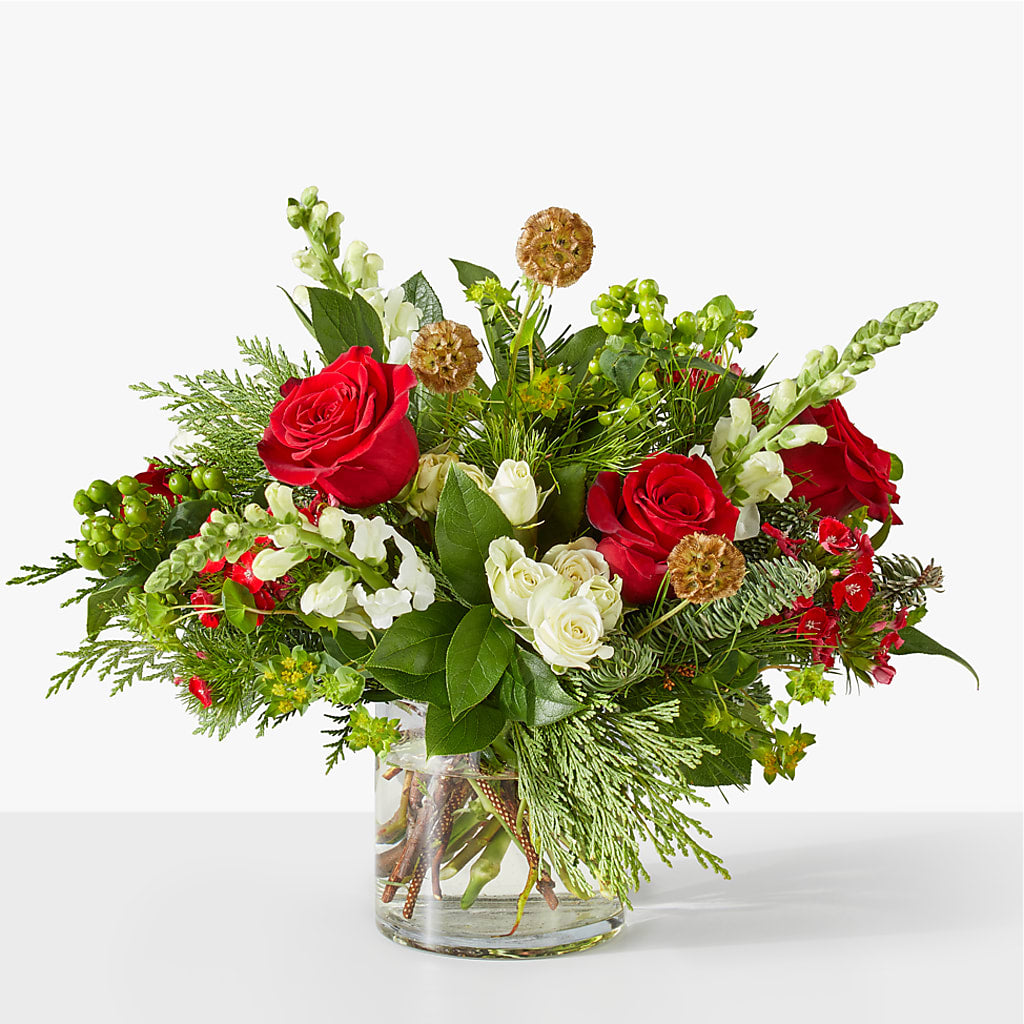 Deck the Halls Bouquet – Dalias Flowers, Cornelius NC