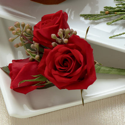 Red Spray Rose Boutonniere –  Dalias Flowers, Cornelius NC